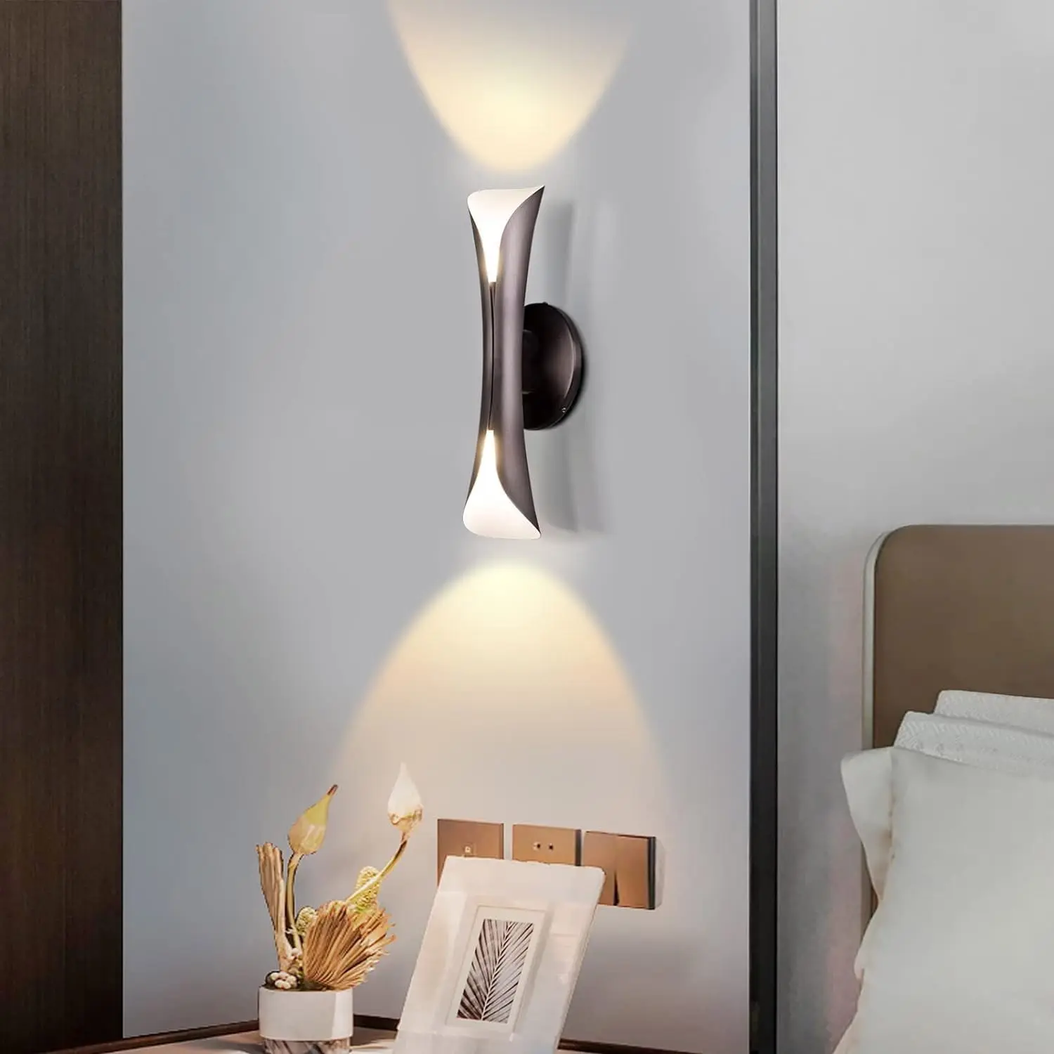 Curved Modern Wall Light
