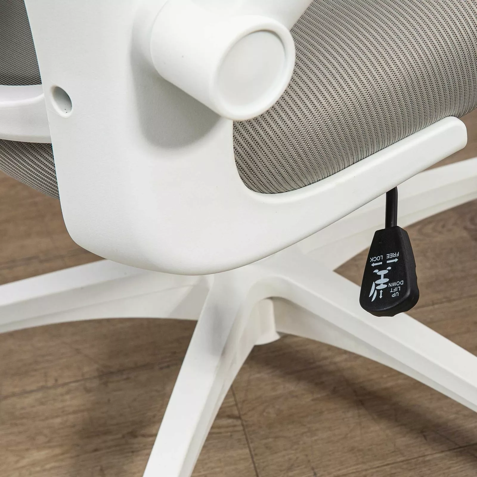 Peterson Mesh Office Ergonomic Desk Chair - Image 7